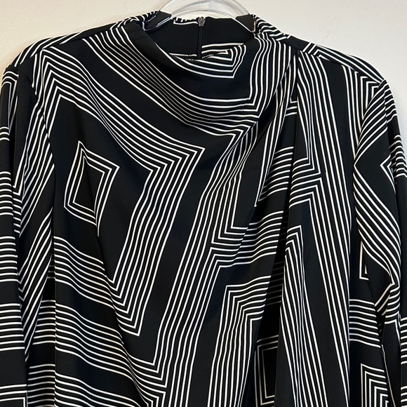 H&M Draped Twill Geometric Print Dress Size M Modern Chic - Picture 4 of 7